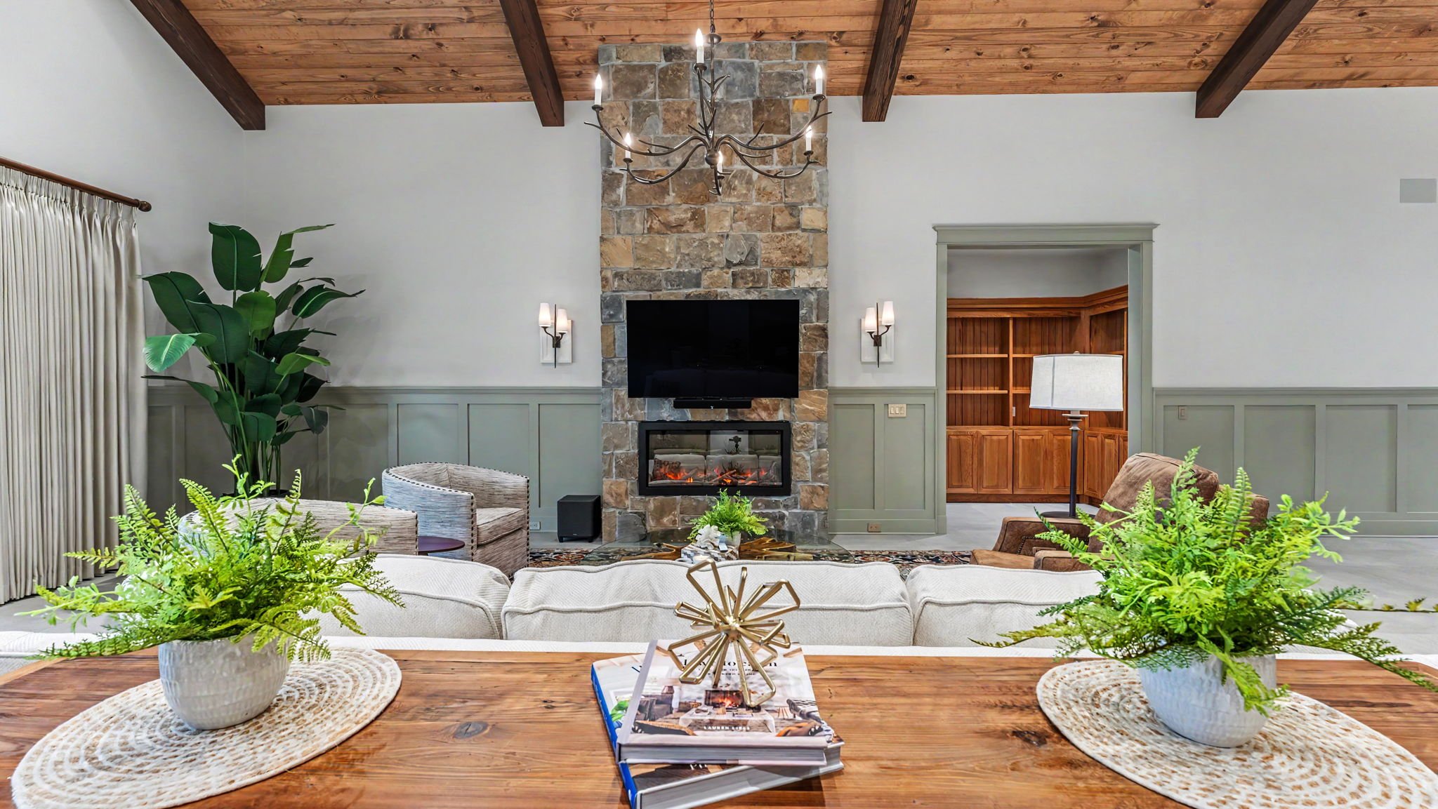 67-web-or-mls-480-n-crooked-lake-dr