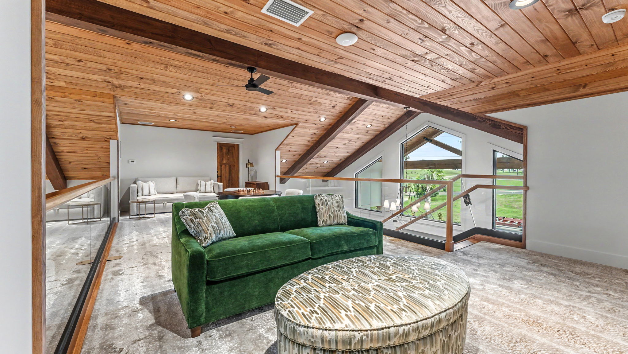 73-web-or-mls-480-n-crooked-lake-dr